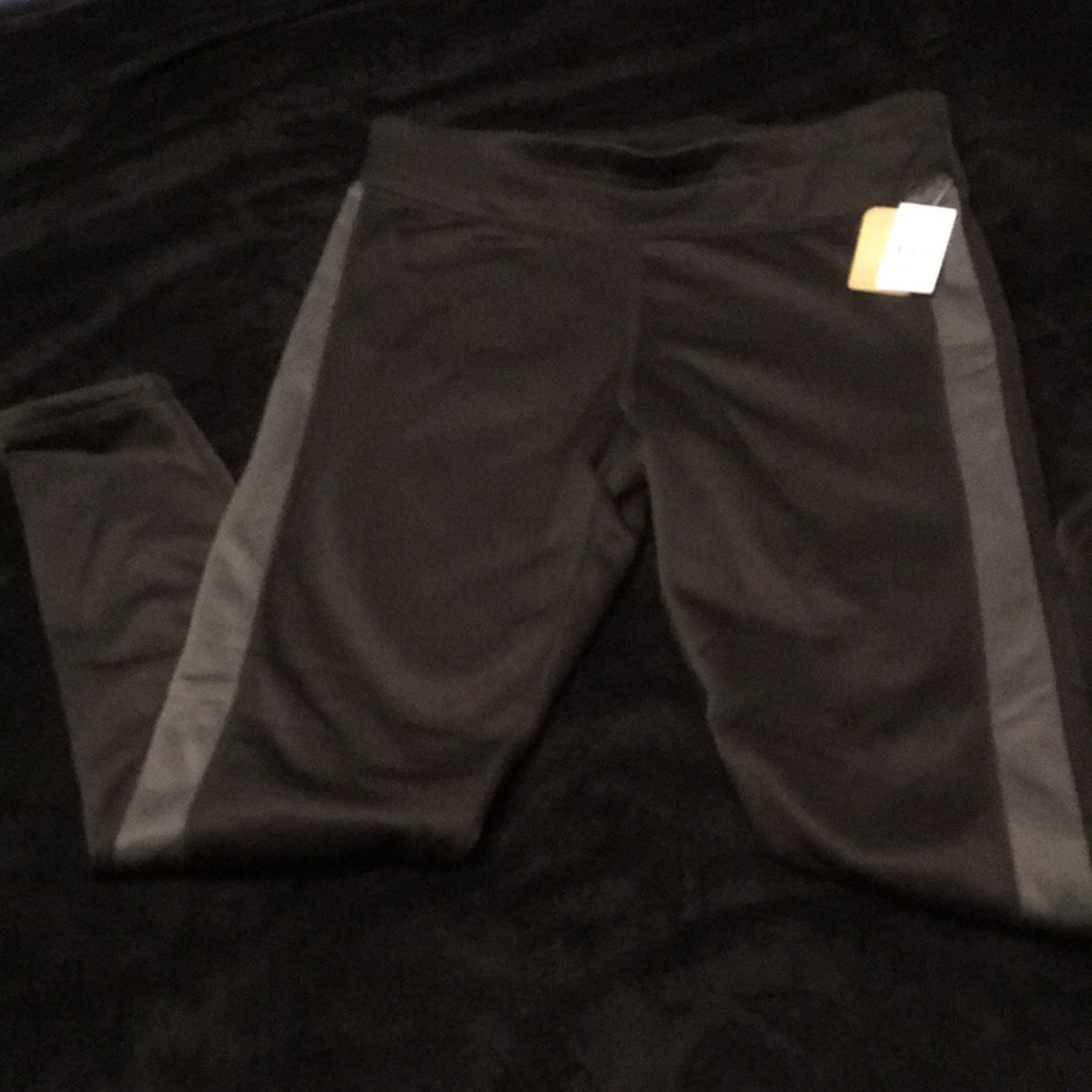 NWT Reebok athletic pants. Size large.
